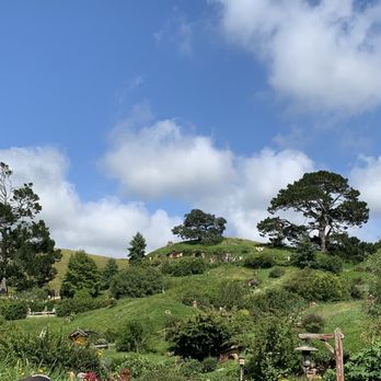 Hobbiton Movie Set - Walking Tours Near Me - Matamata, WKO