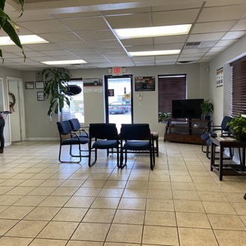 Suwanee Auto Repair - Waiting area - Auto Repair Near Me - Suwanee, Georgia Suwanee Auto Repair - Waiting area - Auto Repair Near Me - Suwanee, Georgia