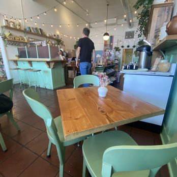Kitchen Mouse Cafe - Inside - Vegan Near Me - Los Angeles, California