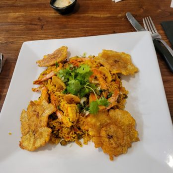 Casa Blanca - Plantain chips, shrimp, rice  peas  cilantro, - Colombian Near Me - Nashua, New Hampshire