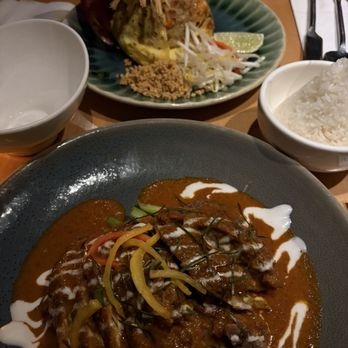 Thai Villa - Duck and royal pad Thai - Thai Near Me - New York, New York Thai Villa - Duck and royal pad Thai - Thai Near Me - New York, New York