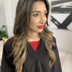 Studio Yocoya - "Foilyage" is perfect for a balayage effect on dark hair. Ask me about it!