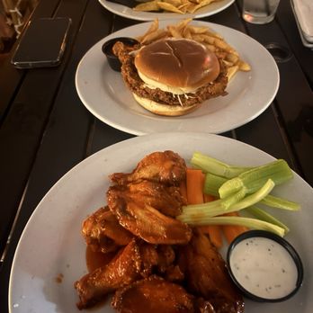 The Rooftop Lounge - Lounges Near Me - Laguna Beach, California