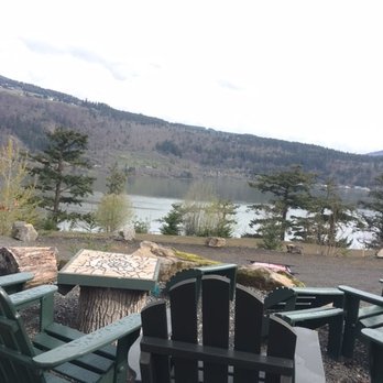Columbia Cliff Villas - The seating area overlooking the river. Beautiful! - Hotels Near Me - Hood River, Oregon