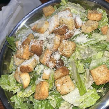 Pizzeria Uno - Caesar Salad - Pizza Near Me - Chicago, Illinois