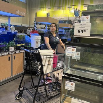 Petco - I asked for help and she walked past me and all the way to this spot before asking what I needed with her back still turned at the time. - Pet Training Near Me - Orlando, Florida