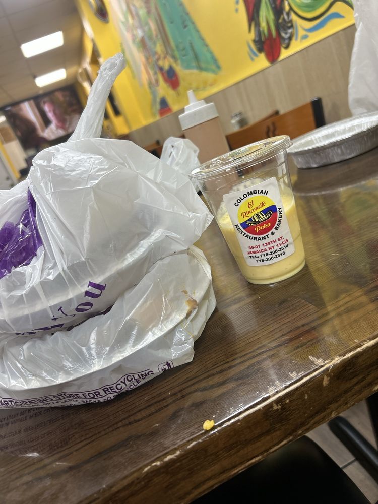 El Rinconcito de Los Sabores Restaurant & Deli