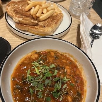 Etihad Lounge - Airport Lounges Near Me - Dulles, Virginia Etihad Lounge - Airport Lounges Near Me - Dulles, Virginia