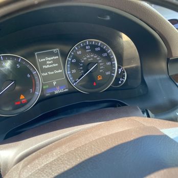 Velocity Auto Glass - LDWS CÁMARA RECALIBRATION LEXUS ES250 - Auto Glass Services Near Me Velocity Auto Glass - LDWS CÁMARA RECALIBRATION LEXUS ES250 - Auto Glass Services Near Me