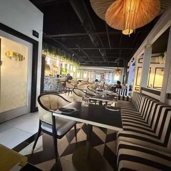 The Sunrise House - Indoor seating - Breakfast & Brunch Near Me - Houston, Texas The Sunrise House - Indoor seating - Breakfast & Brunch Near Me - Houston, Texas