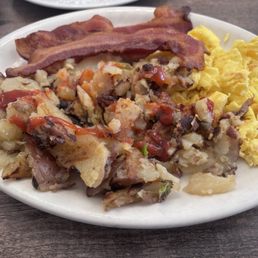 Rose's Favorite Classic Bacon & Eggs, with country potatoes! Rose's Favorite Classic Bacon & Eggs, with country potatoes!
