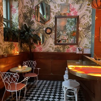 Leo's Oyster Bar - Seating/bar - Bars Near Me - San Francisco, California