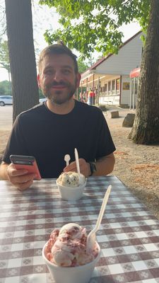 Lone Oak Ice Cream by null