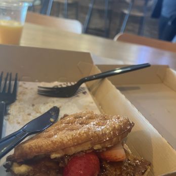 Bruxie - CREME BRULEE & STRAWBERRIES - Chicken Shop Near Me - El Segundo, California Bruxie - CREME BRULEE & STRAWBERRIES - Chicken Shop Near Me - El Segundo, California