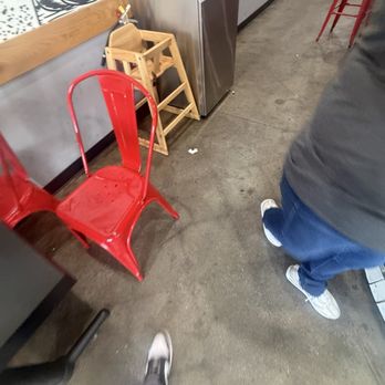 Tacos La Carreta - Dirty floor and trash container - Tacos Near Me - Whittier, California Tacos La Carreta - Dirty floor and trash container - Tacos Near Me - Whittier, California