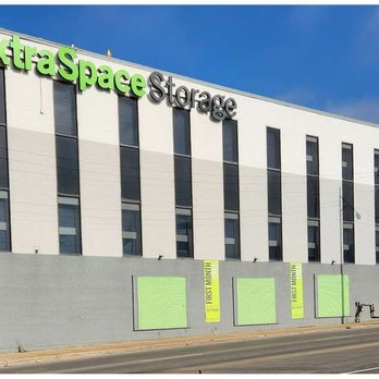 Extra Space Storage - Beauty Image - Extra Space Storage at 2100 W Fullerton Ave, Chicago, IL 60647 - Self Storage Near Me - Chicago, Illinois