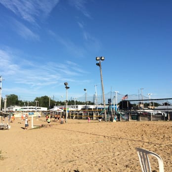 Maddens Lounge - Volleyball courts. - Sports Bars Near Me - Davison, Michigan