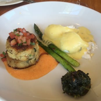 Backstreet Cafe - Backstreet Benedict was so delicious with their house made sauce and crab cakes - New American Near Me - Houston, Texas