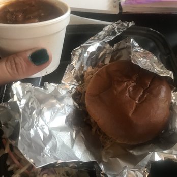 Earl's BBQ - Donuts Near Me - Chicago, Illinois