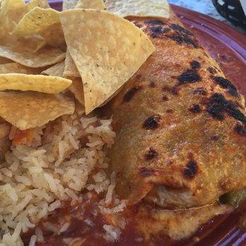 Dos Coyotes Border Cafe - Ranchero vegetarian burrito. It's okay if you just order it normal, but ask them to crust the cheese and it's a taste and textural home run! - Tex-Mex Near Me - Davis, California