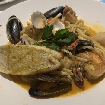 Chart House - Seafood Linguine - Seafood Near Me - Portland, Oregon Chart House - Seafood Linguine - Seafood Near Me - Portland, Oregon
