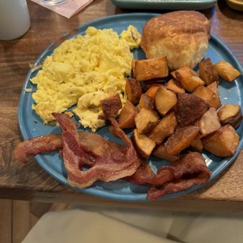 Buena Vida Tapas Bar - Breakfast Americano - Spanish Near Me - Atlanta, Georgia