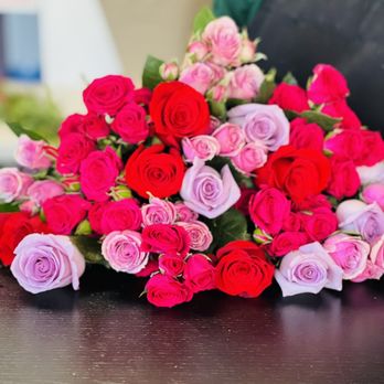 Luna Flowers Shop - Im nervous but what ya'll think? - Floral Designers Near Me - Chicago, Illinois