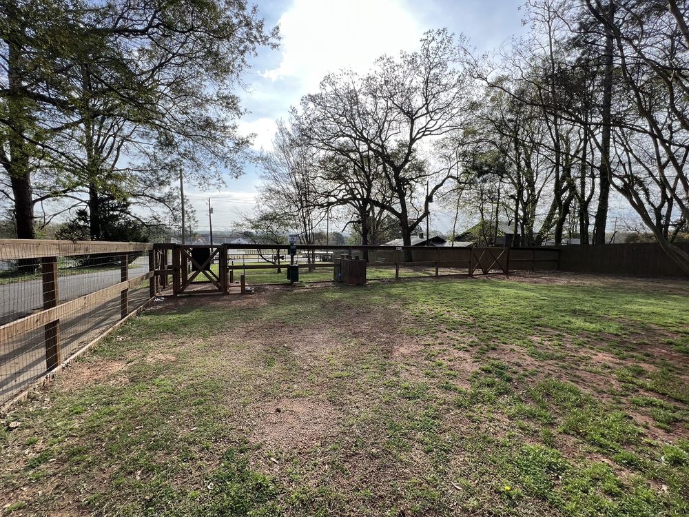 Hueytown Dog Park Logo