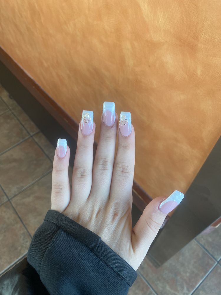 Mynail Logo