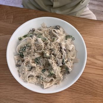 Christopher's Kitchen - Fettuccini alfredo - Vegan Near Me - Palm Beach Gardens, Florida