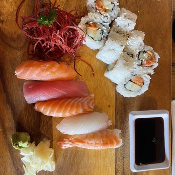 Hands On - Irving Park Rd. - Sushi Solo - Sushi Bars Near Me - Chicago, Illinois Hands On - Irving Park Rd. - Sushi Solo - Sushi Bars Near Me - Chicago, Illinois