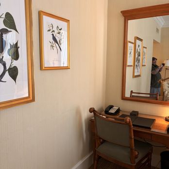 Capital Hotel - Desk - Hotels Near Me - Little Rock, Arkansas