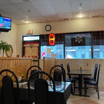 Moegi Sushi - Interior - Japanese Near Me - Toronto, Ontario