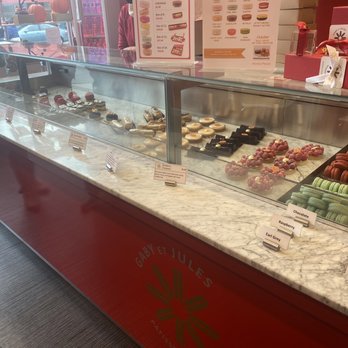 Gaby et Jules Patisseries et Macarons - Inside Counter - Bakeries Near Me - Pittsburgh, Pennsylvania Gaby et Jules Patisseries et Macarons - Inside Counter - Bakeries Near Me - Pittsburgh, Pennsylvania