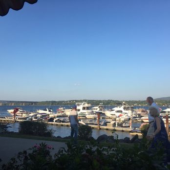 Cafe Pitti - Best sit on the waterfront - Italian Near Me - Newburgh, New York