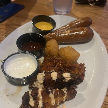 Glory Days Grill - "first time" free sampler - Sports Bars Near Me - Riverview, Florida