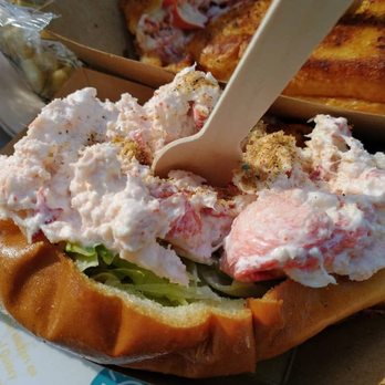 Wicked Lobsta - Tons of lettuce at the bottom, lots of mushed up lobster! Overly priced compared to a decent roll at an actual restaurant! - Seafood Near Me - Boston, Massachusetts
