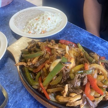 Las Islas Marias - Fajitas de Pollo y res - Mexican Near Me - Fontana, California