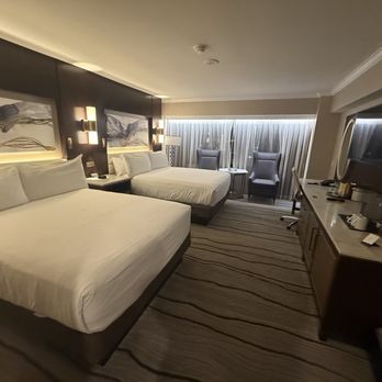 Peppermill Resort Spa Casino - Room 650 two queen - Hotels Near Me - Reno, Nevada