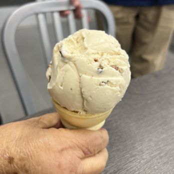 Baskin-Robbins - Butter pecan - Ice Cream & Frozen Yogurt Near Me - Pasadena, California Baskin-Robbins - Butter pecan - Ice Cream & Frozen Yogurt Near Me - Pasadena, California
