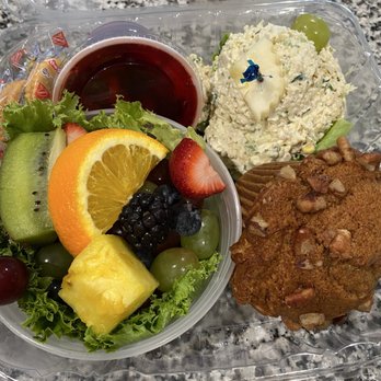 Picnic Cafe - Lunch box in the prepared food area. - Sandwiches Near Me - Nashville, Tennessee Picnic Cafe - Lunch box in the prepared food area. - Sandwiches Near Me - Nashville, Tennessee
