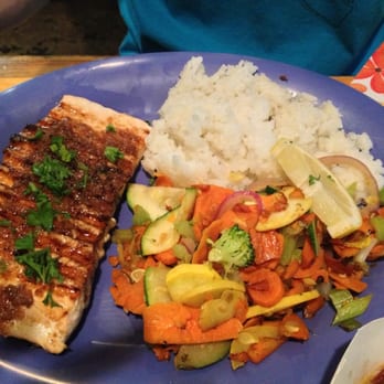 Catalina Fish Kitchen - Salmon plate - Seafood Near Me - Costa Mesa, California