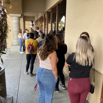 everbowl - Grand opening line. First 300 everbowls are free! - Acai Bowls Near Me - Carlsbad, California
