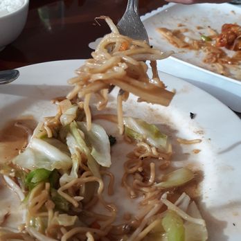 Thai Bamboo - Chow main with chicken - Thai Near Me - Northridge, California Thai Bamboo - Chow main with chicken - Thai Near Me - Northridge, California