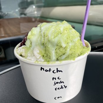 Salju Dessert - A classic large size of Matcha flavor with mochi, red beans and jackfruit. - Desserts Near Me - Alhambra, California Salju Dessert - A classic large size of Matcha flavor with mochi, red beans and jackfruit. - Desserts Near Me - Alhambra, California