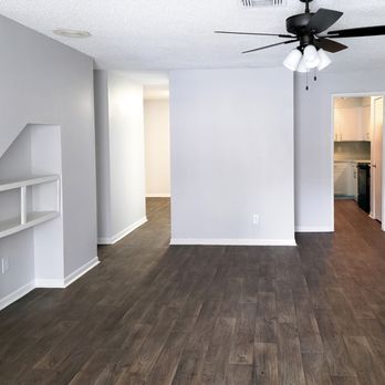 Lakebridge Townhomes - Apartments Near Me - Houston, Texas Lakebridge Townhomes - Apartments Near Me - Houston, Texas