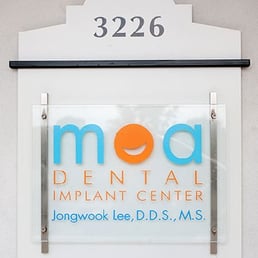 Moa Dental Implant Center
