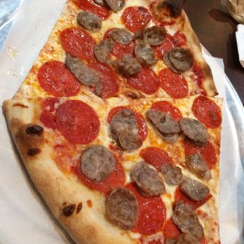 Ali's Pizzaria - Sausage and pepperoni - Pizza Near Me - Windcrest, Texas