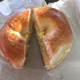 Annapolitan on a plain bagel