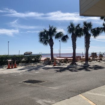 Sailport Waterfront Suites - Beach area. - Hotels Near Me - Tampa, Florida Sailport Waterfront Suites - Beach area. - Hotels Near Me - Tampa, Florida